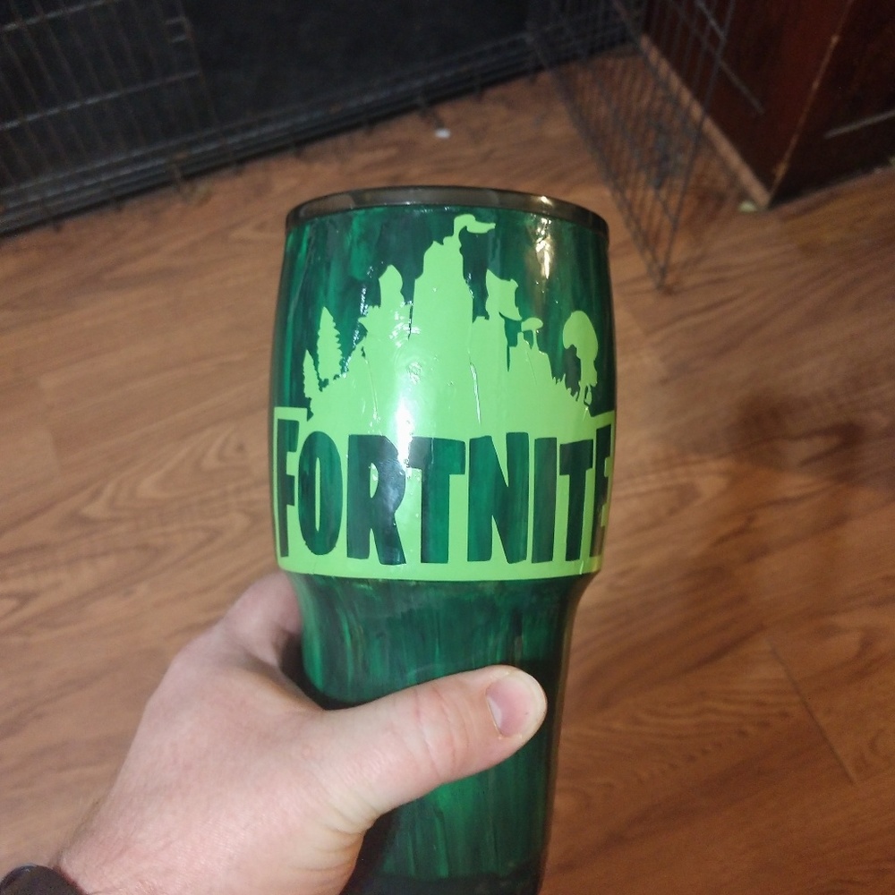 Custom cups - Picture 4 of 5